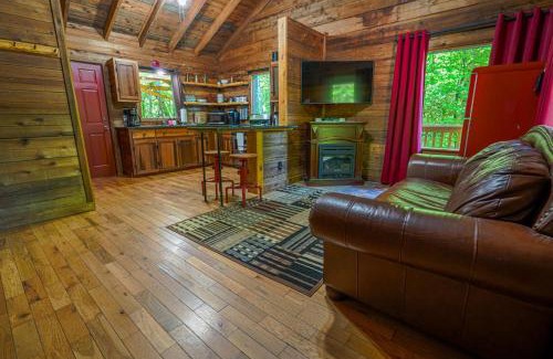 Dahlonega House | The Big Little Cabin - Hot Tub & Playground
