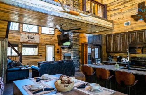 Broken Bow House | The Big Tex Luxury Cabin is EPIC