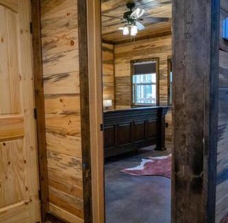 Broken Bow House | The Big Tex Luxury Cabin is EPIC