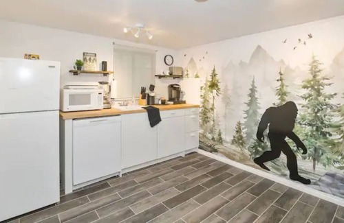 Hoodsport House | The Bigfoot Bungalow - Close to lakes and town!