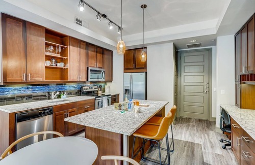North Burnet Apartment | The Bindel: Domain, Amazing Location! Highly Walkable + Pet Friendly
