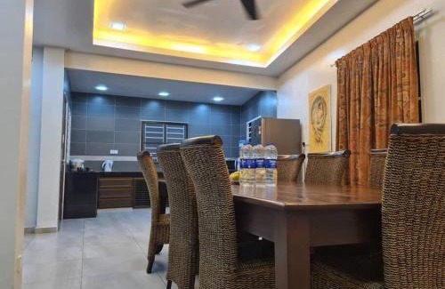 Kampung Dhobi Villa | The Bird's Nest Holiday Villa Port Dickson