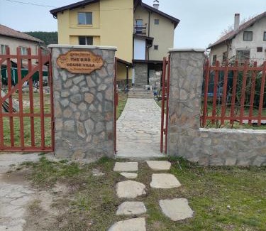 Pernik House | The Bird Villa