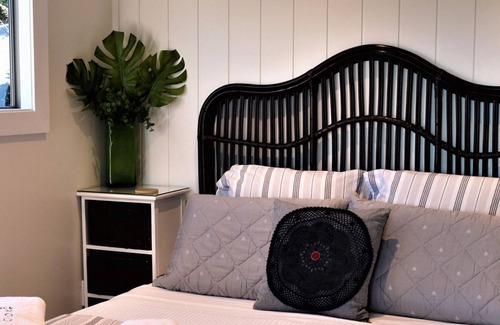 Mahurangi East House | The Black Box Studio - Scotts Landing Holiday Studio