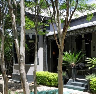 Robertson House | The Black House
