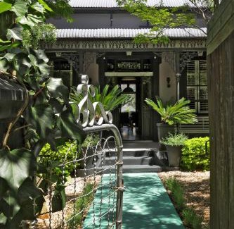 Robertson House | The Black House