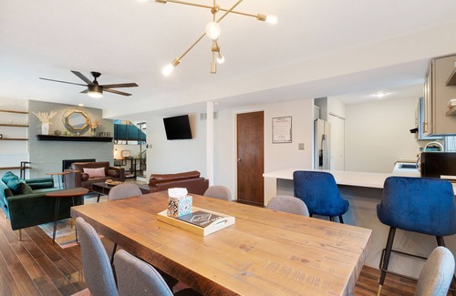 Overland Park House | The Blackstone - Overland Park Beauty