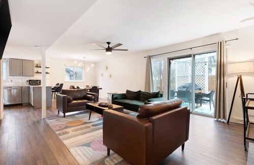 Overland Park House | The Blackstone - Overland Park Beauty