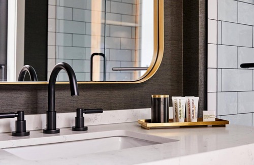 Downtown Hotel | The Blake Hotel