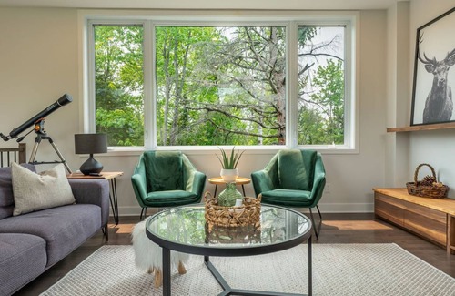 Saint Donat Ski Chalet | The Blomidon | BBQ & Fireplace | Workspace