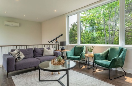 Saint Donat Ski Chalet | The Blomidon | BBQ & Fireplace | Workspace