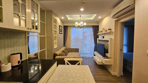 Saen Suk Apartment | The Blu X Seaview F6 R156