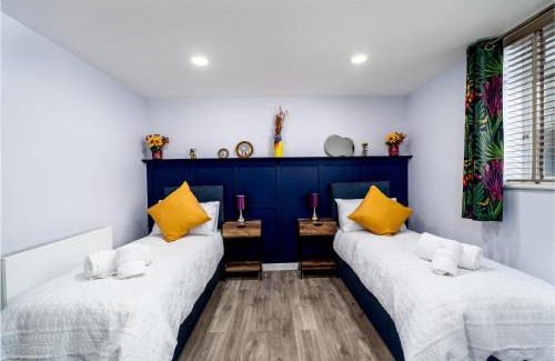 Plymouth Apartment | The Blue Barbican Flat- spacious, stylish, in a perfect location and accessible