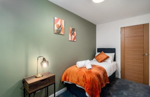 Plymouth Apartment | The Blue Barbican Flat- spacious, stylish, in a perfect location and accessible