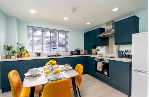 Plymouth Apartment | The Blue Barbican Flat- spacious, stylish, in a perfect location and accessible