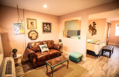 Douglas Hotel | The Blue Buffalo Motel