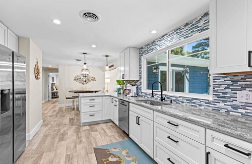 Deep Hole House | The Blue Crab - Your Dream Vacation awaits you!