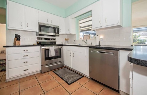 South Pinellas Community Council House | The Blue Fin, 3 Bed/Heated Pool/XBOX