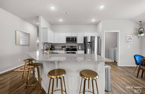 Fayetteville House | The Blue Goose - Private Hot Tub -1 Mi off I-49 - 3 Mi to U of A
