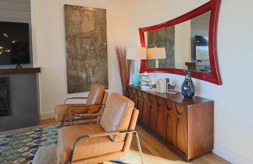 Cotter House | The Blue Heron's Nest - private hot tub overlooking the White River!