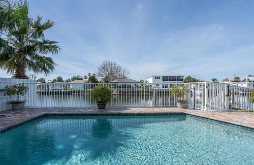 Spring Hill House | The Blue Heron- Waterfront-Gulf Access-Dock-Pool-Kayaks