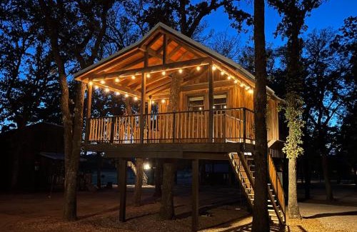 Elm Mott Other | The Blue Jay Treehouse 15MIN to Magnolia Baylor