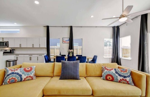 Denver Heights House | The Blue Lemon Haven