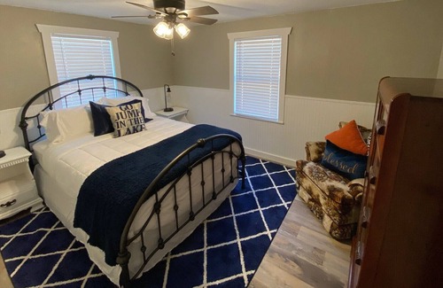 Gore House | The Blue Waffle - Vacation Getaway w/ boat parking