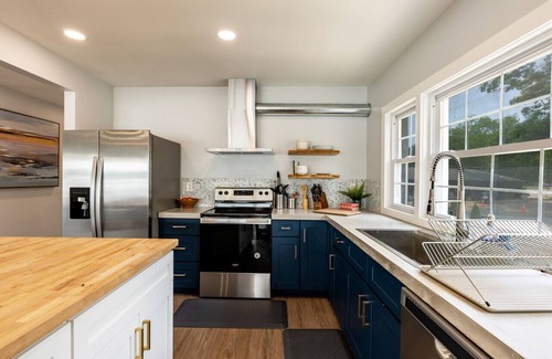 Sand Creek House | The Boathouse at Evans Lake