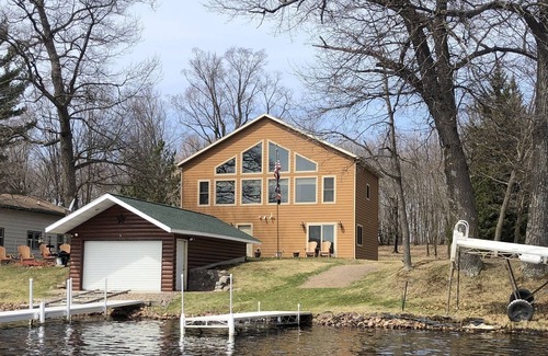 Sand Creek House | The Boathouse Cabin @ McCann Lake
