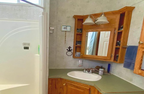 Cedarville House | The Boathouse - Lakeside Cottage