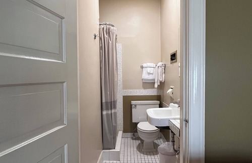 Buffalo Hotel | The Boho Buffalo Inn