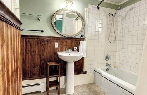 Buffalo Hotel | The Boho Buffalo Inn