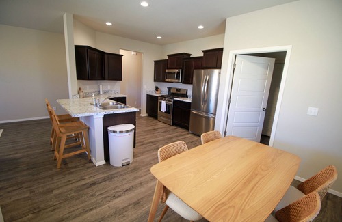 Collinsville House | The Boho Bungalow- Clean, Cozy & Family Friendly!