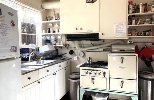 Bolinas Cottage | The Bolinas Cottage-Just a Minit!