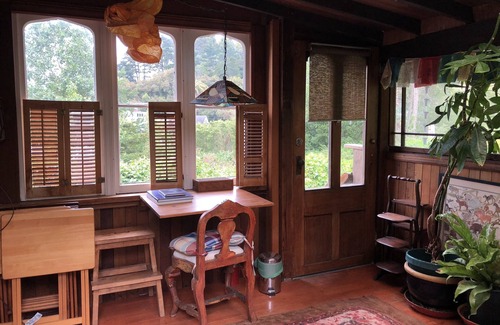 Bolinas Cottage | The Bolinas Cottage-Just a Minit!