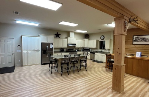 Negreet House | The BooneDocks Lodge in Toledo Bend. Come Experience spacious living.