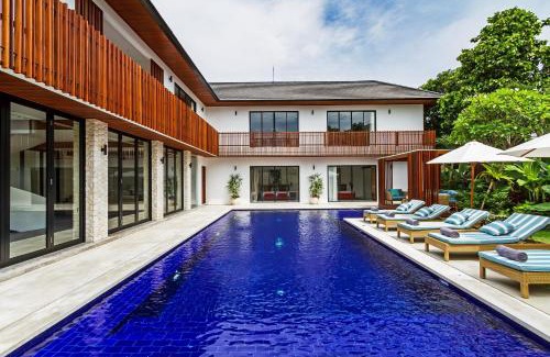 Seminyak Villa | THE BOTANICAL 6 BED LUXURY 900 meter from beach