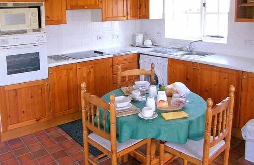New Forest District Cottage | THE BOTHY, with open fire in Boldre
