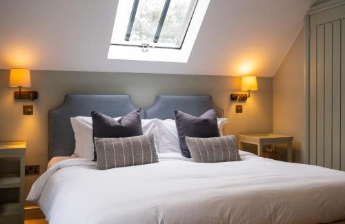 Henley Bed & Breakfast | The Bottle & Glass Inn - Book All 3 Rooms