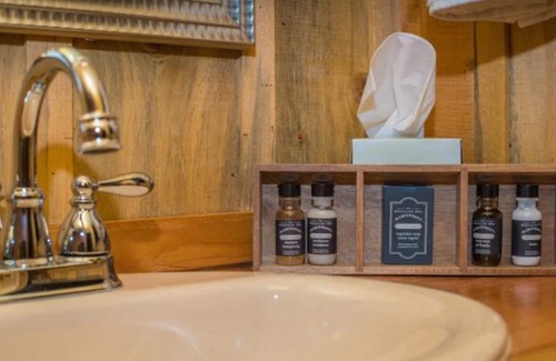 Zion National Park East Entrance Cabin | The Boundary Cabin 2