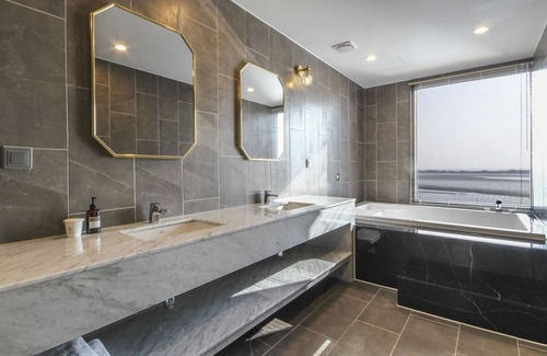 Gangseo District Hotel | The Brain Hotel
