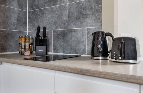 Tillicoultry Apartment | The Braveheart Suite by The Wallace Monument