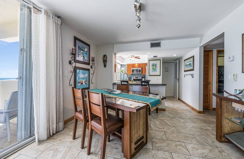 Redington Beach Condo | The Breakers 405 - Open-Concept Beachfront Condo