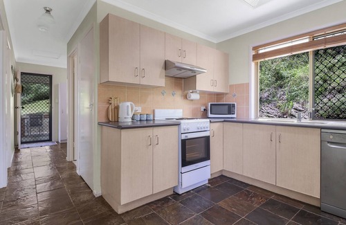Emu Park House | The Breezy Emu - Pet Friendly