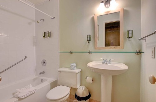 Georgina Hotel | The Briars Resort & Spa