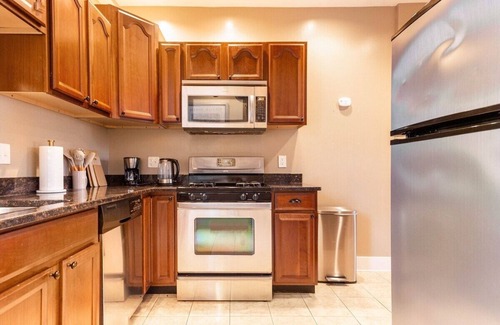 Mill River Apartment | The Brick Wooster Square | Yale | Skyline Deck