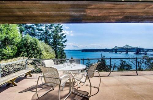 North Bend House | The Bridge and Balcony