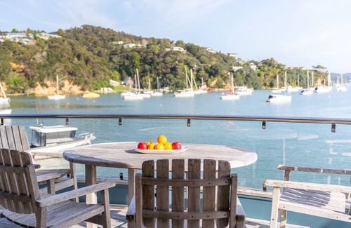 Opua Cabin | The Bridge at The Boathouse - Opua Holiday Apartment