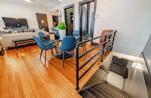 North Center Apartment | The Broasis at Wrigley